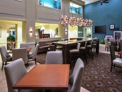 Hampton & I-65@ Airport Boulevard Hotel