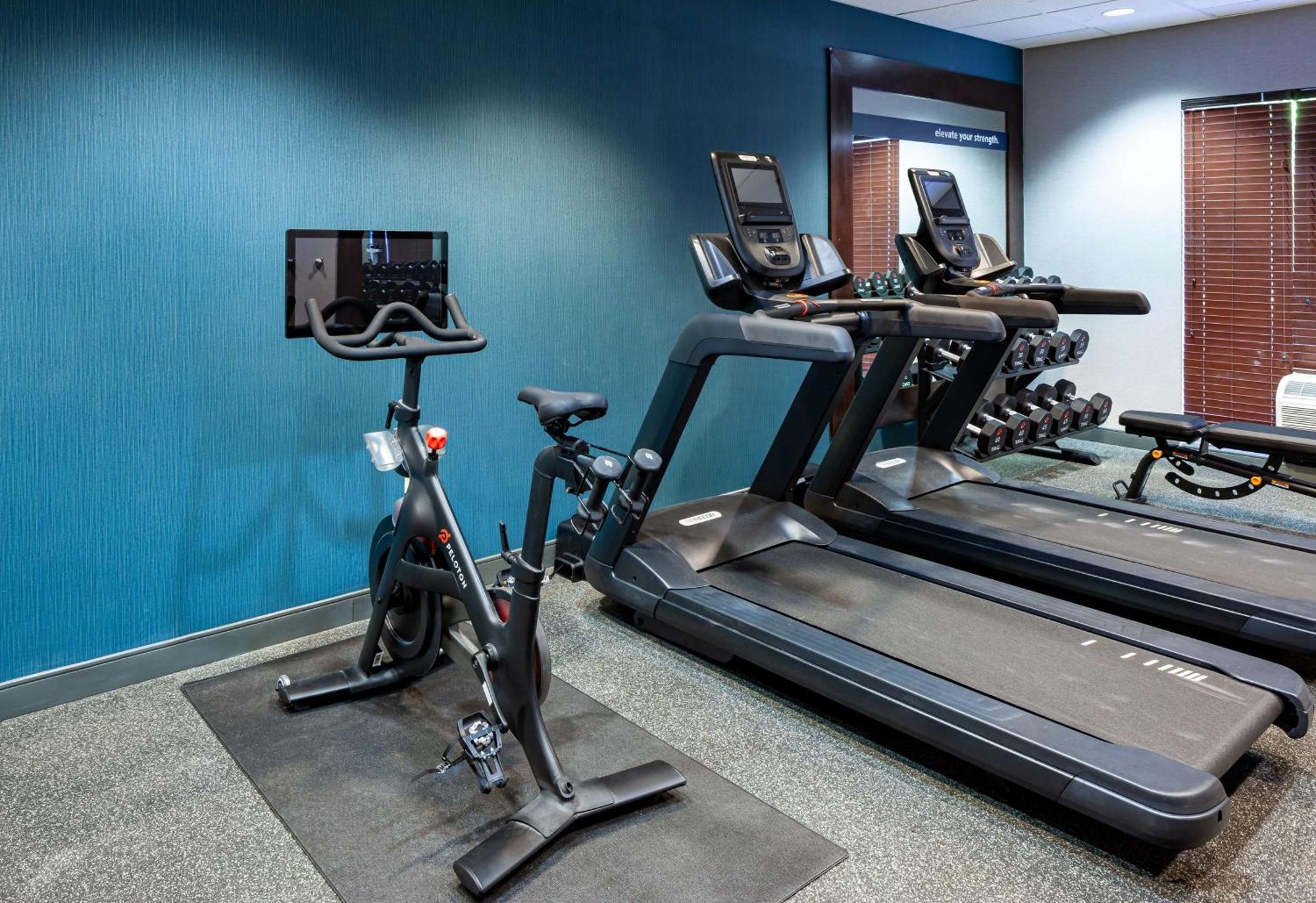 Hotel Hampton Inn&suites I-65@ Airport Boulevard 3*