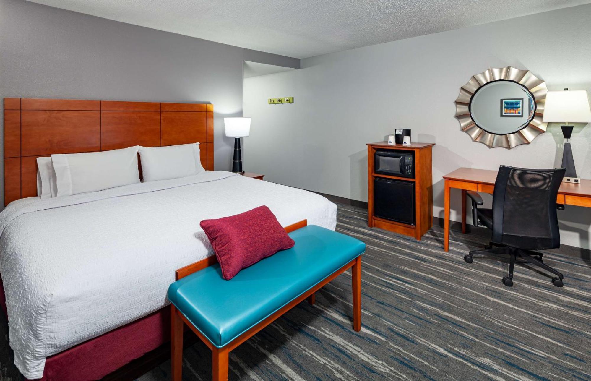 Hotel Hampton Inn&suites I-65@ Airport Boulevard 3*