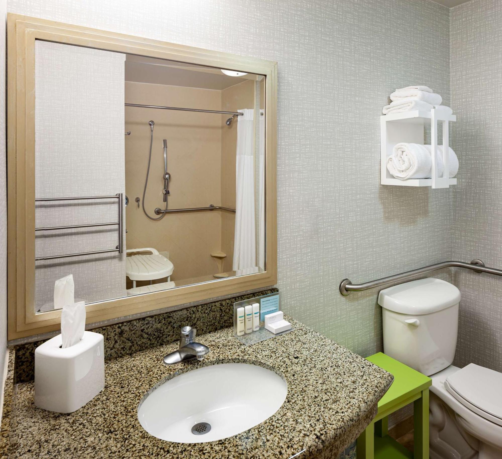 Hotel Hampton Inn&suites I-65@ Airport Boulevard 3*