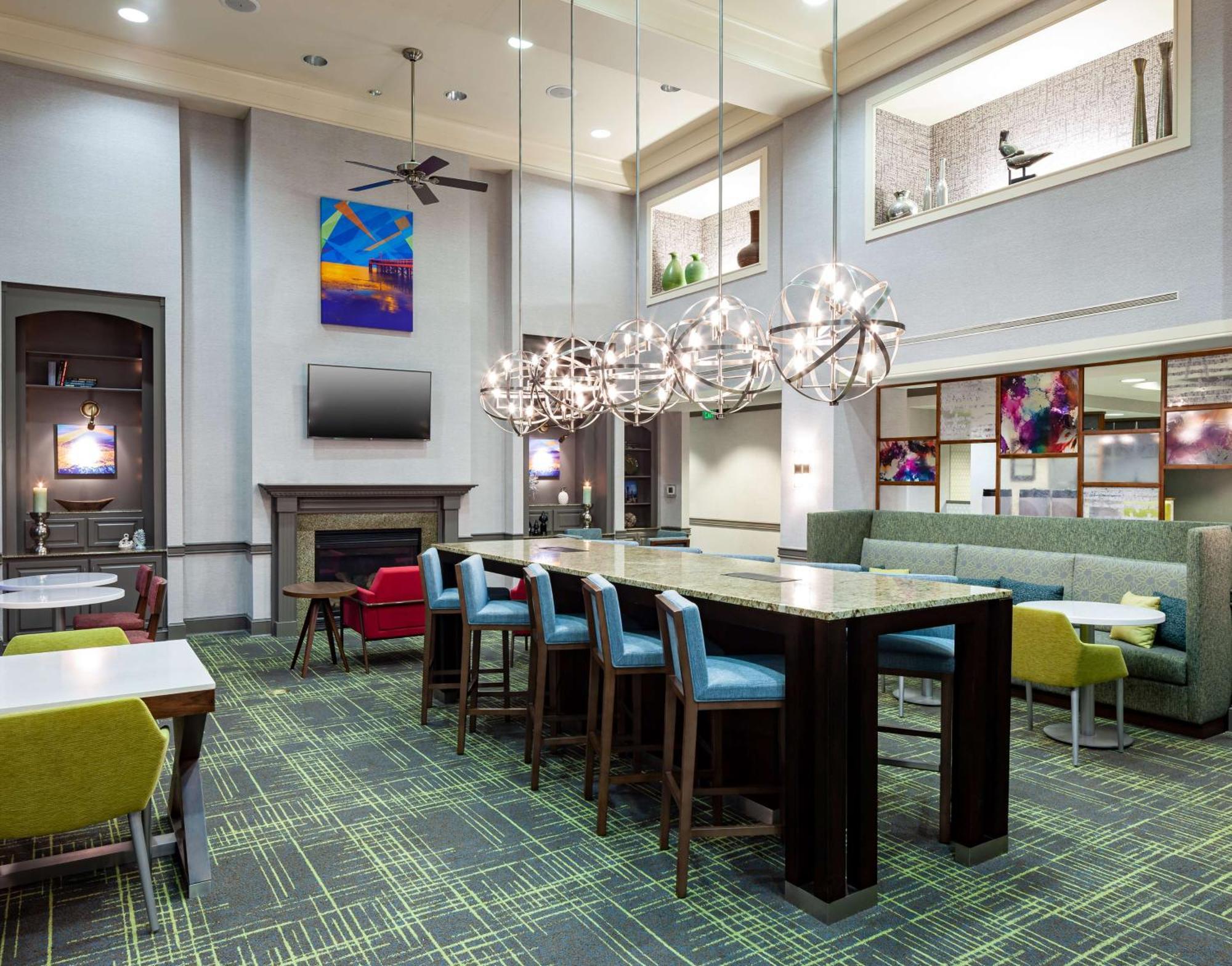 Hampton Inn&suites I-65@ Airport Boulevard Hotel 3*