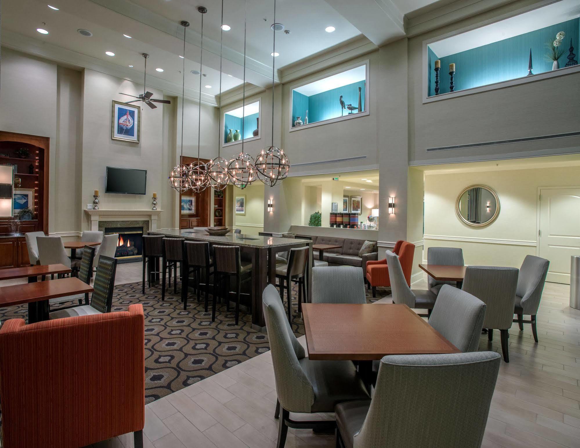 Hampton Inn&suites I-65@ Airport Boulevard Hotel 3*
