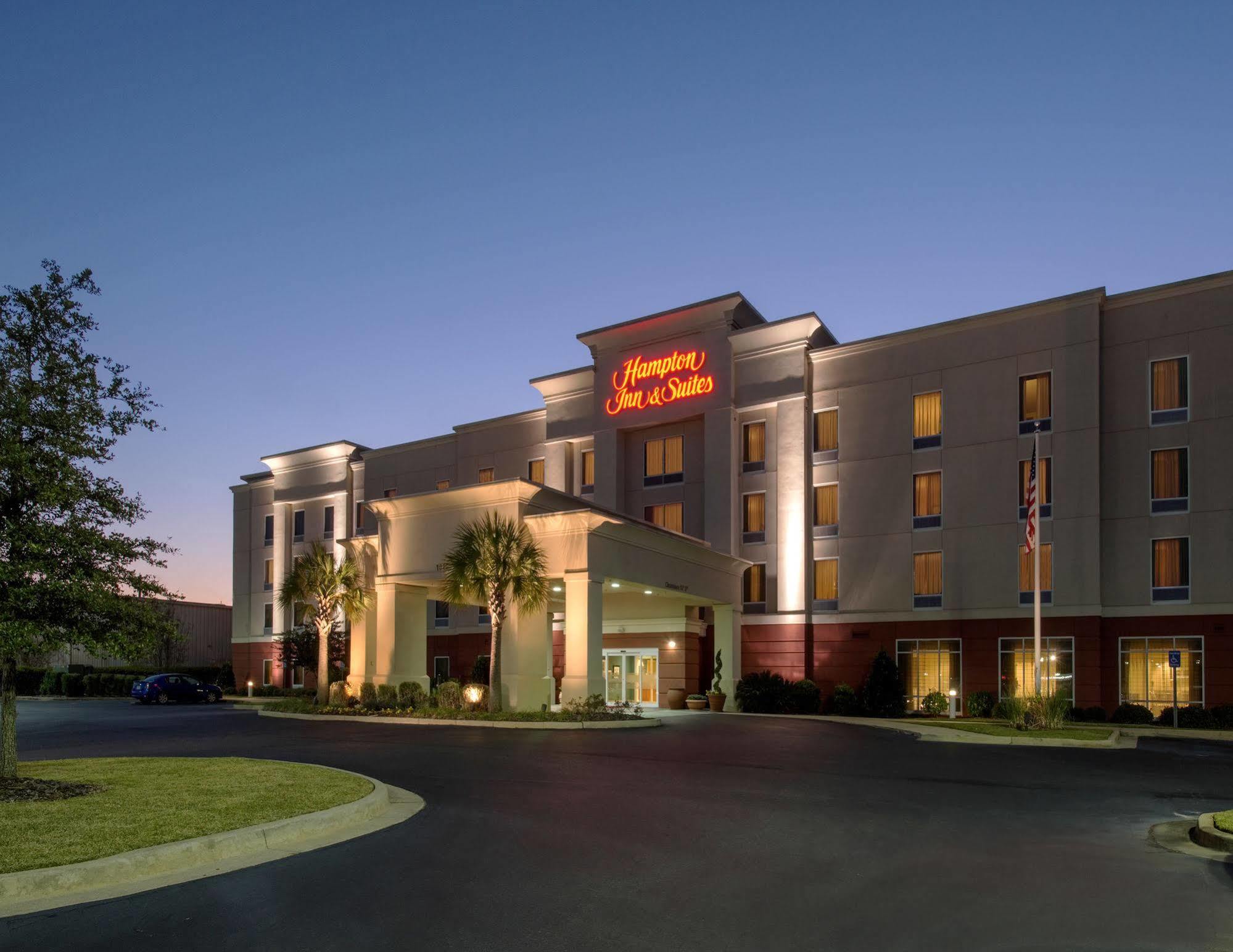 Hampton Inn&suites I-65@ Airport Boulevard Hotel 3*